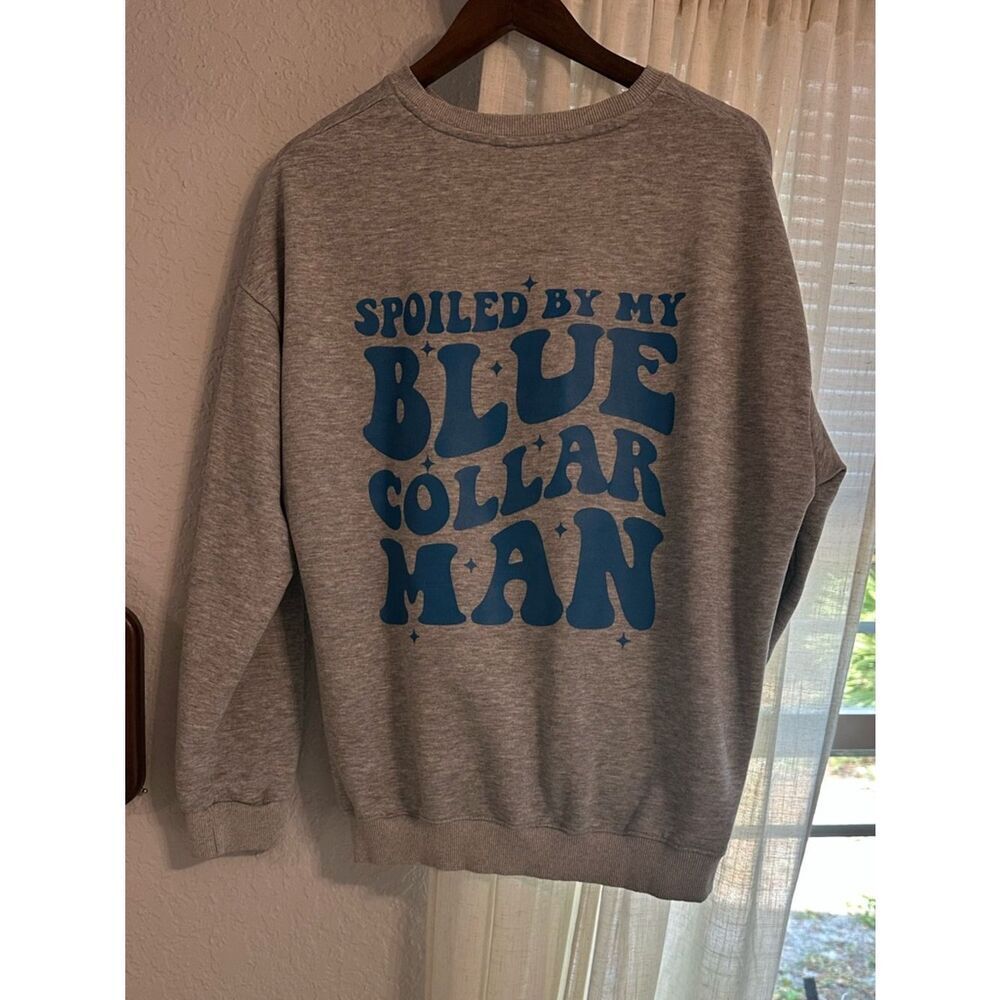 ✨3/$10✨ Graphic Sweater - Picture 2 of 2